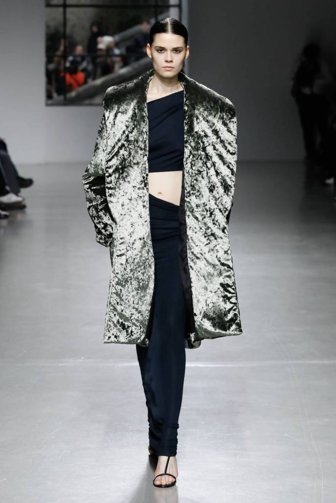 ATLEIN FALL WINTER 2023 COLLECTION INSPIRED BY THE MYTH GRADIVA ...