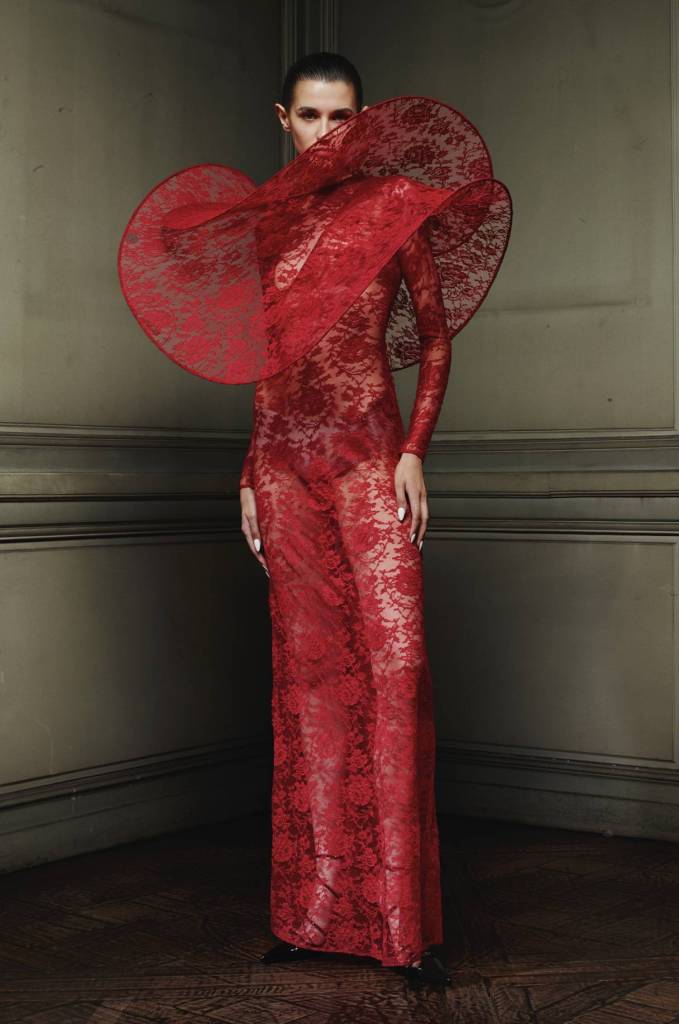 JISOO BAIK DEBUTS HER FIRST HAUTE COUTURE COLLECTION - Numéro Netherlands