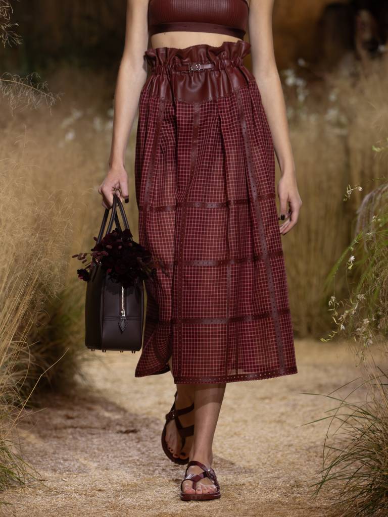 HERMÈS SPRING/SUMMER 2024 READY-TO-WEAR COLLECTION: A SYMPHONY OF NATURE  AND FREEDOM - Numéro Netherlands