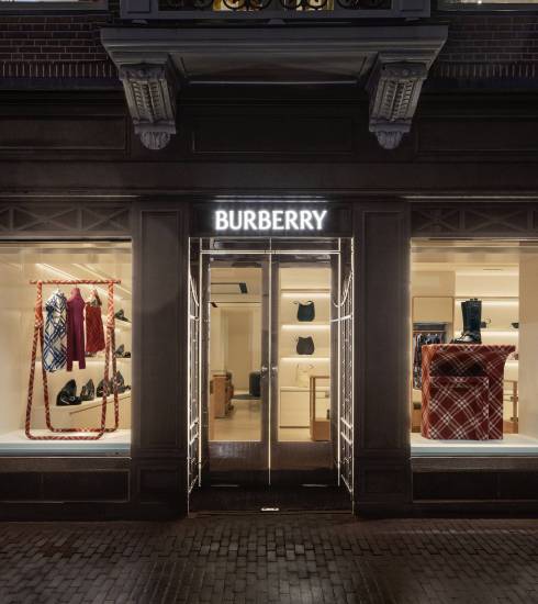 BURBERRY REOPENS STORE IN AMSTERDAM - Numéro Netherlands